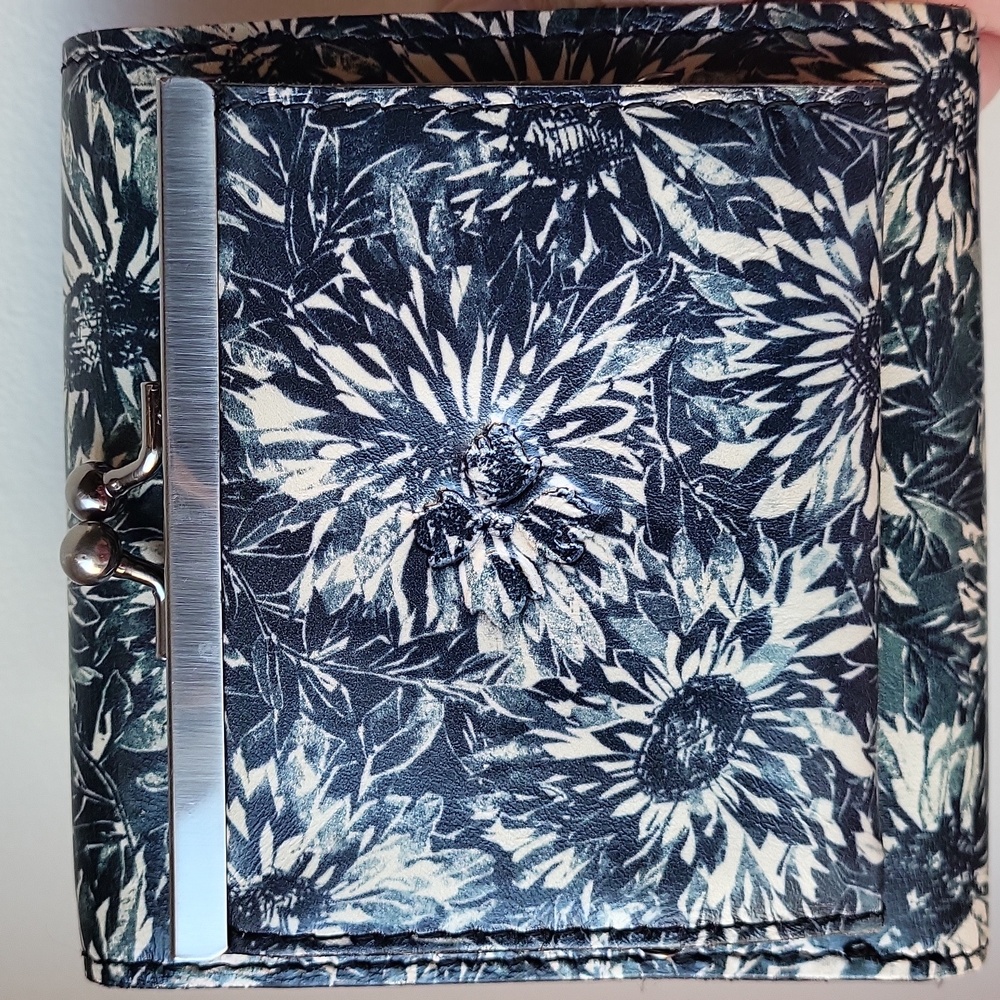 Patricia Nash Reiti Wallet Black & White Sunflower Print - Picture 5 of 15